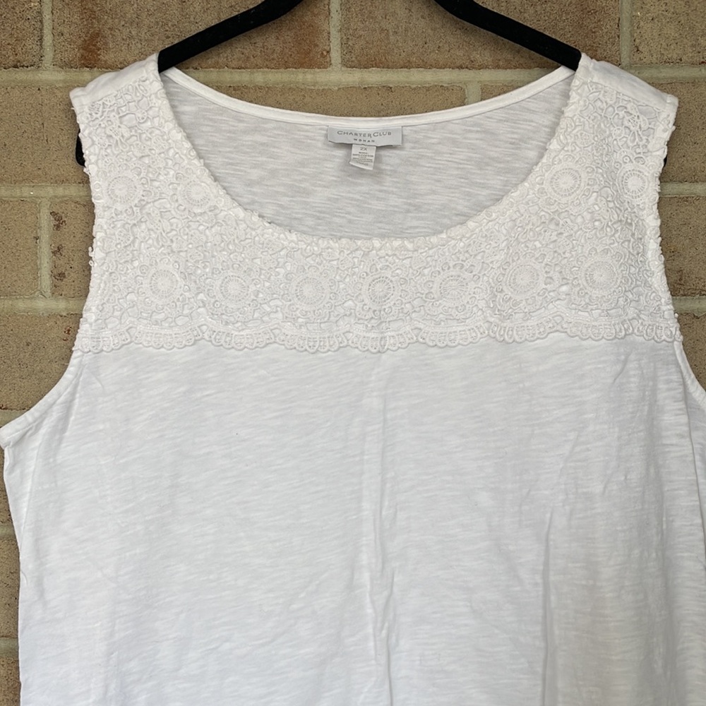 White Lace Trim Sleeveless Blouse - Picture 2 of 6